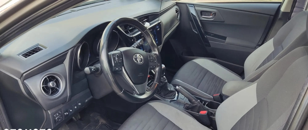 Toyota Auris cena 63750 przebieg: 102000, rok produkcji 2017 z Białystok małe 46
